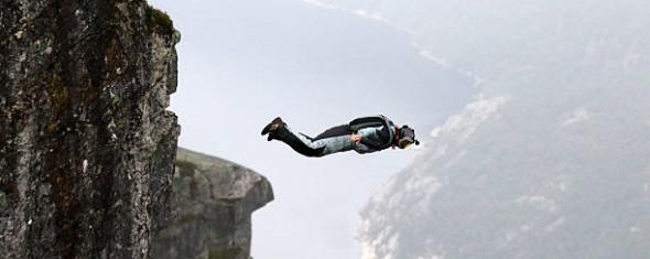 base-jump falaise